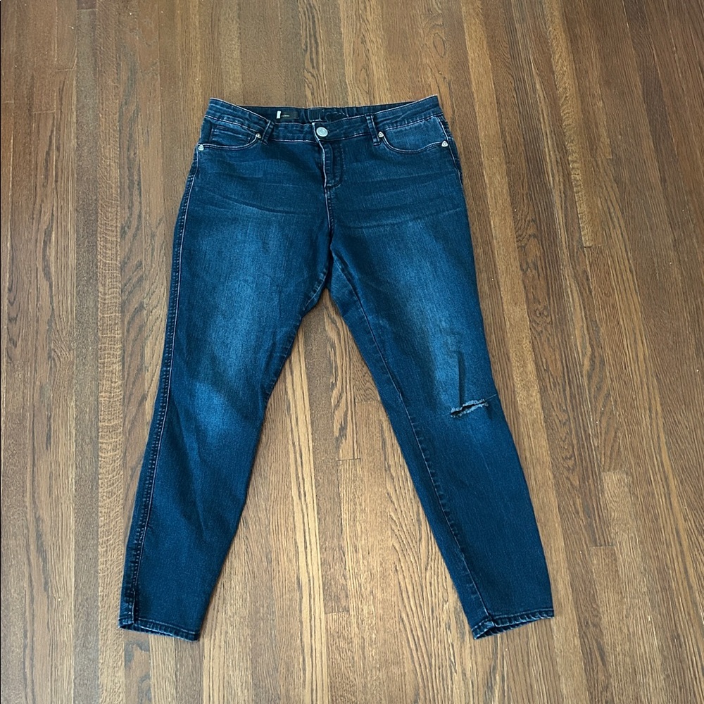 Kut from the Kloth Dark Denim Stretch Jeans with tear.  EUC size 12
